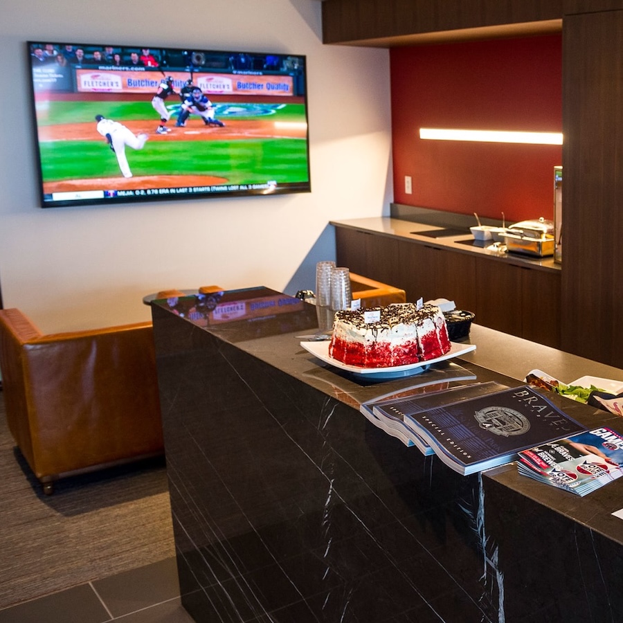 Atlanta Braves ViP Suite for 12